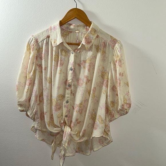 Free People New with Tags Ivory Floral Top - Picture 2 of 8
